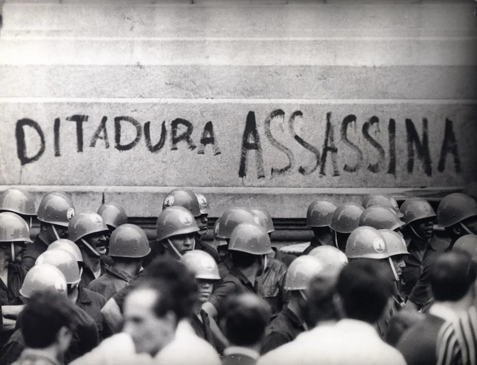 60 anos do golpe: entenda a diferença entre ditadura militar ou civil-militar