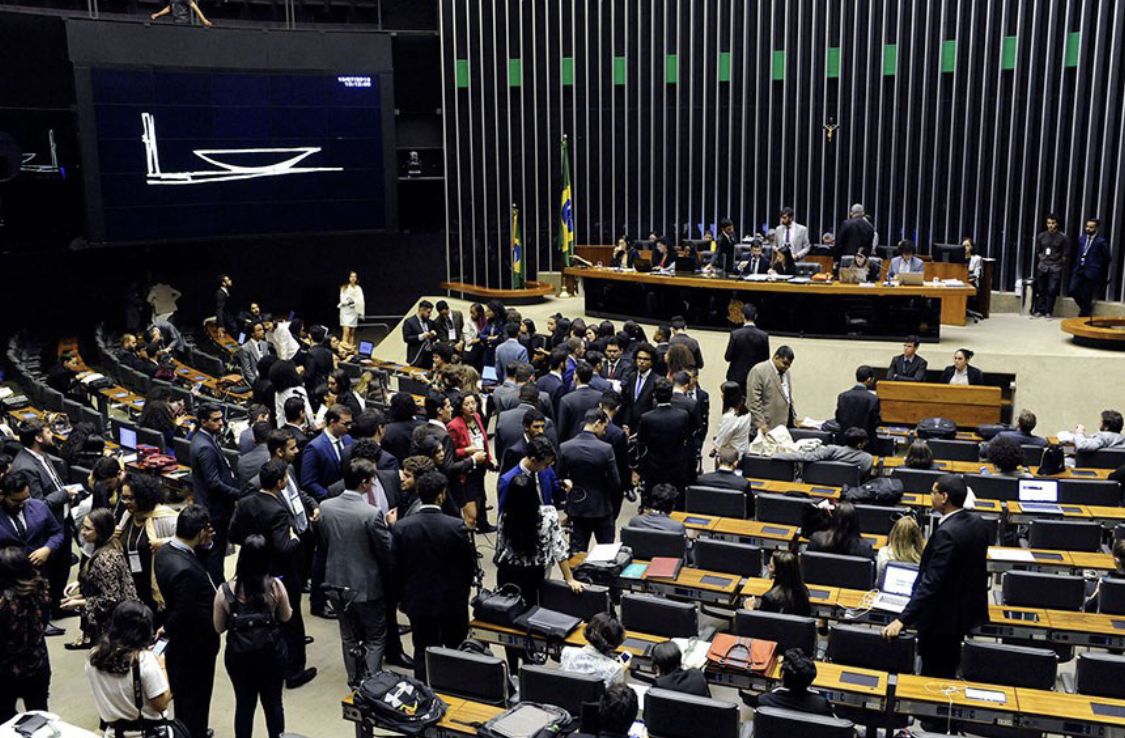 Saiba como votaram os deputados do Amazonas pelo fim das 'saidinhas' dos presos
