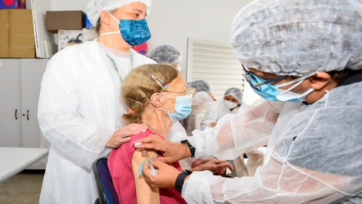 Começa hoje a aplicação da 3ª dose contra Covid-19 em Manaus; saiba mais