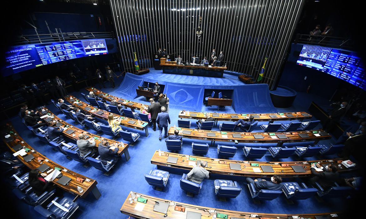 Senadores apresentam projetos tornando obrigatório o certificado de vacinação