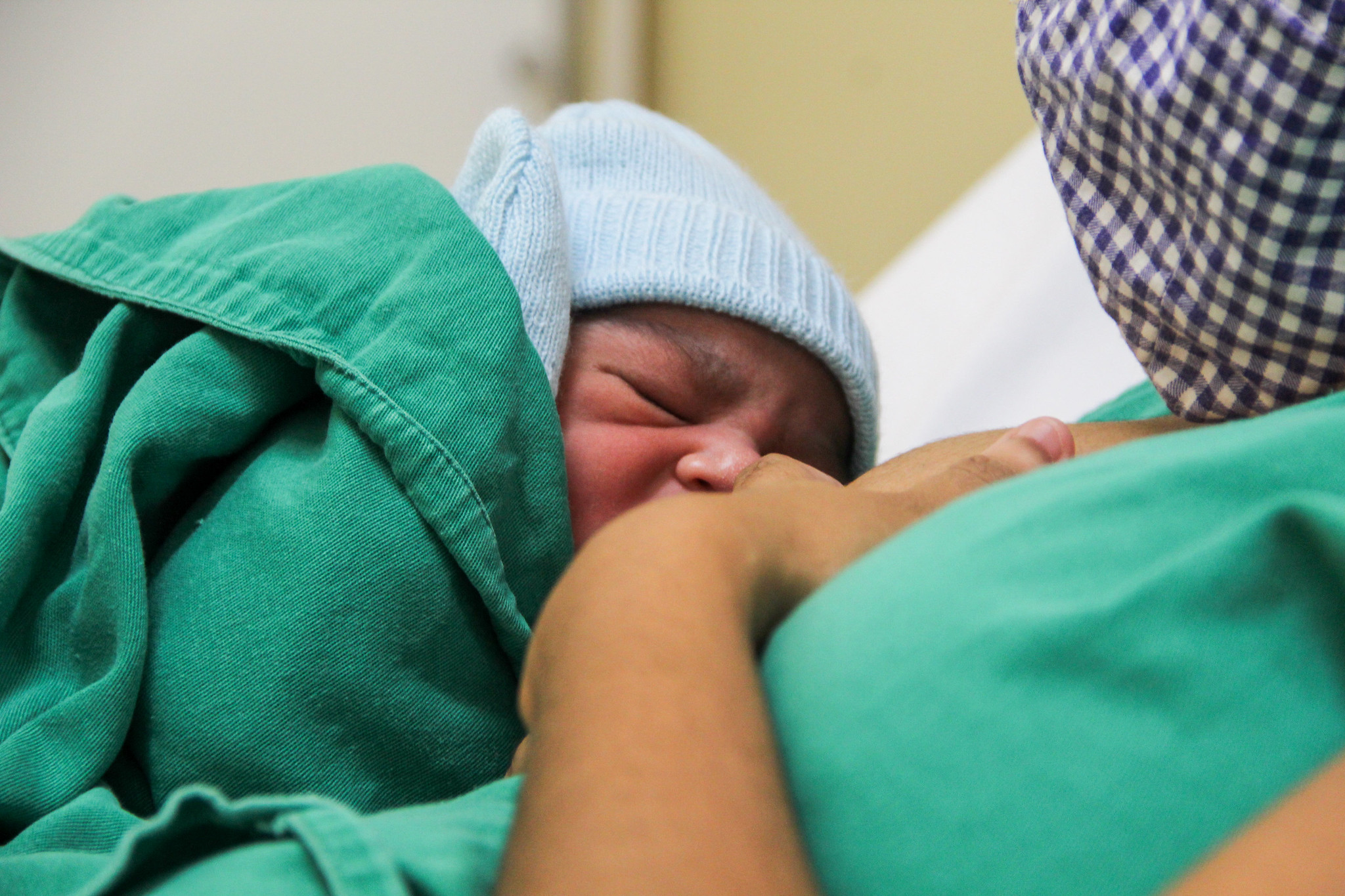 Com estoque crítico de leite materno, maternidade de Manaus pede doações