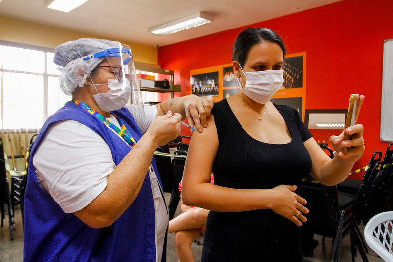 Vacinação em grávidas e puérperas segue em Manaus com vacina da Pfizer