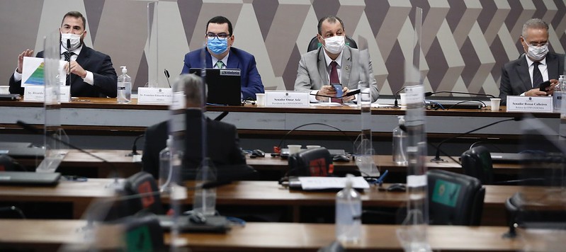 Senadores da CPI da Pandemia divulgam nota pública após Brasil atingir 500 mil mortes