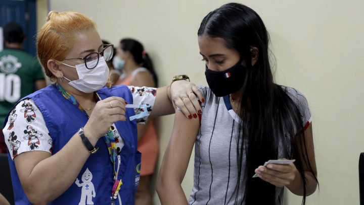 60% dos adolescentes entre 12 e 17 anos foram vacinados em Manaus