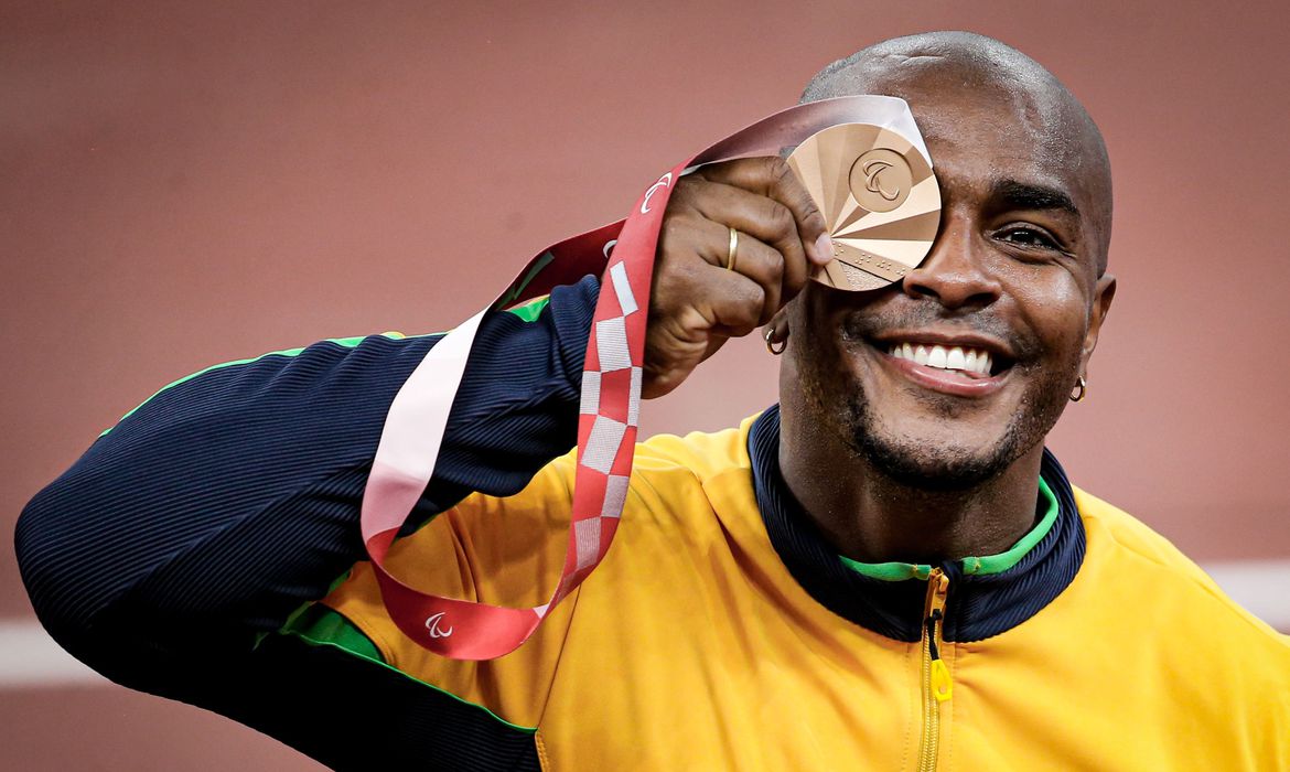 Paralimpíadas: João Victor Teixeira conquista bronze no lançamento de disco