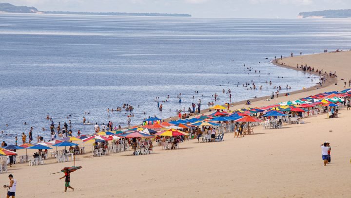 Praia da Ponta Negra estará aberta neste feriado