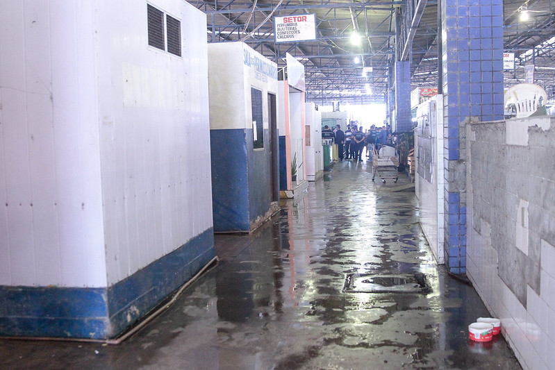 Feira do Santo Antônio será revitalizada após ficar alagada durante forte chuva em Manaus