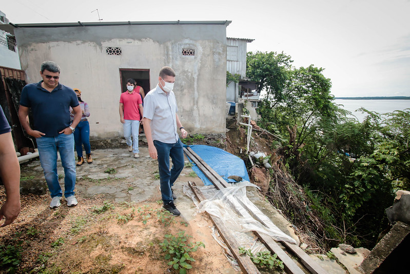 Barranco com risco de desmoronamento em Manaus ganhará contenção