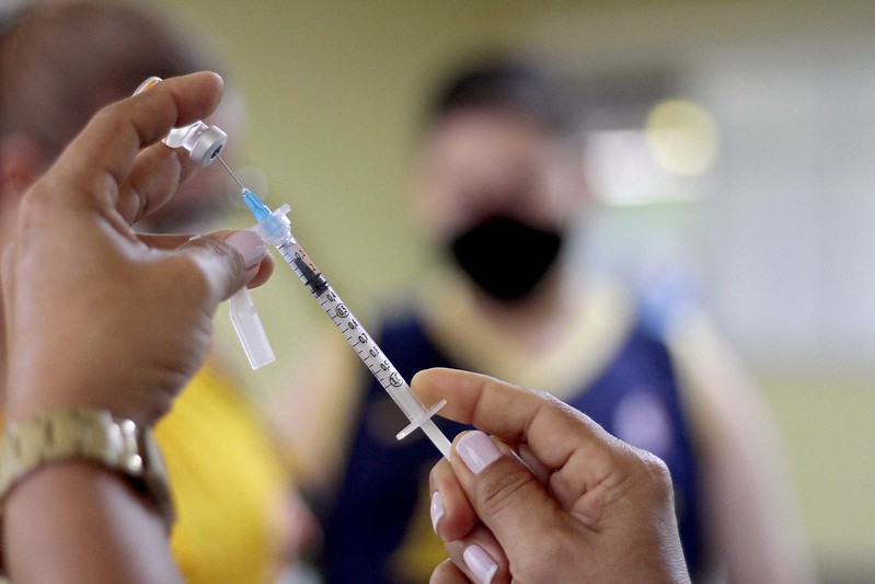 Manaus tem mais de 258 mil atrasados com 2ª dose de vacina contra Covid-19