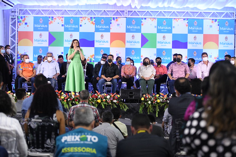 Professora Dulce Almeida toma posse como secretária municipal de Educação