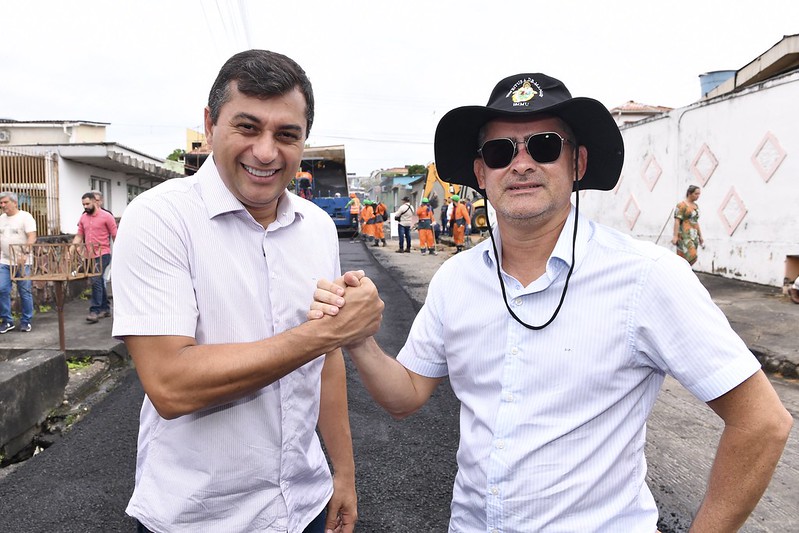 David Almeida e Wilson Lima fiscalizam obras em diferentes zonas de Manaus