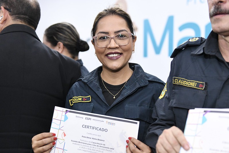 Guardas municipais concluem curso para uso de armas letais em Manaus