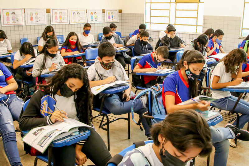 Prefeitura divulga selecionados para assistentes voluntários de alfabetização em Manaus