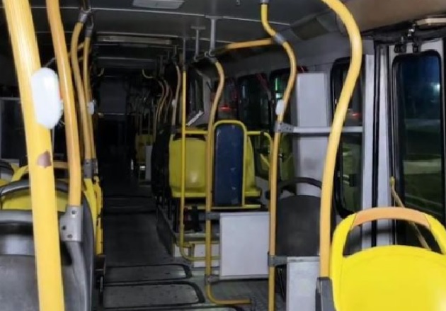 Ônibus da linha 215 é alvo de assaltantes em Manaus