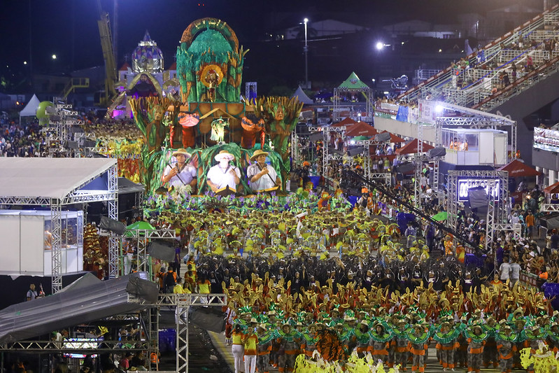 Comitê aciona MP contra homenagens a políticos no Carnaval de 2024 no Amazonas