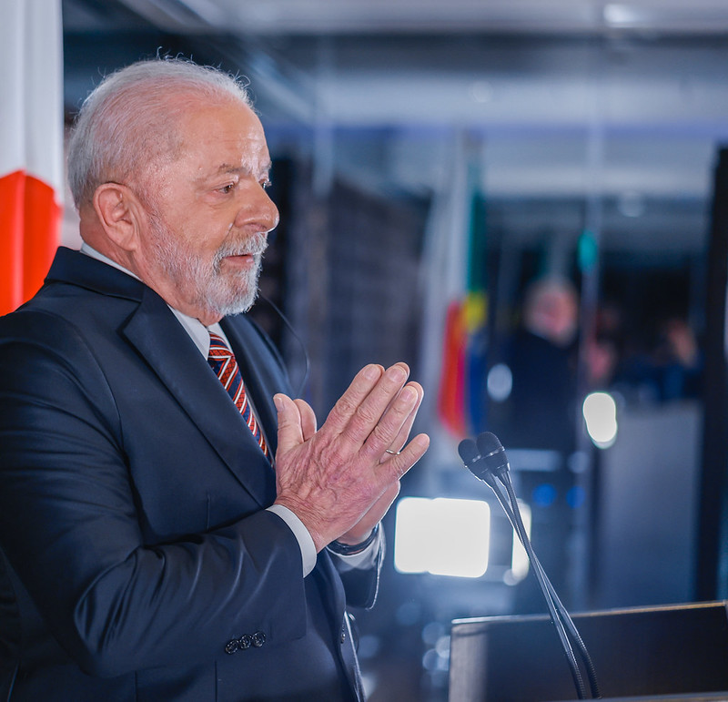 Lula deve passar por cirurgia para tratar artrose até dezembro