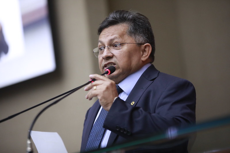 Sinésio sai em defesa de Flávio Dino sobre polêmica com mulher de 'Tio Patinhas'