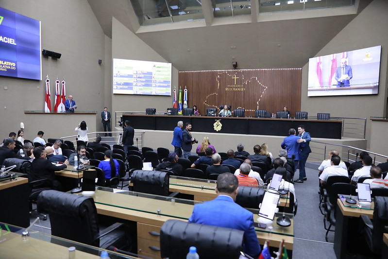 Deputados criticam medida que autoriza exploração do Aeroclube de Manaus pela Infraero