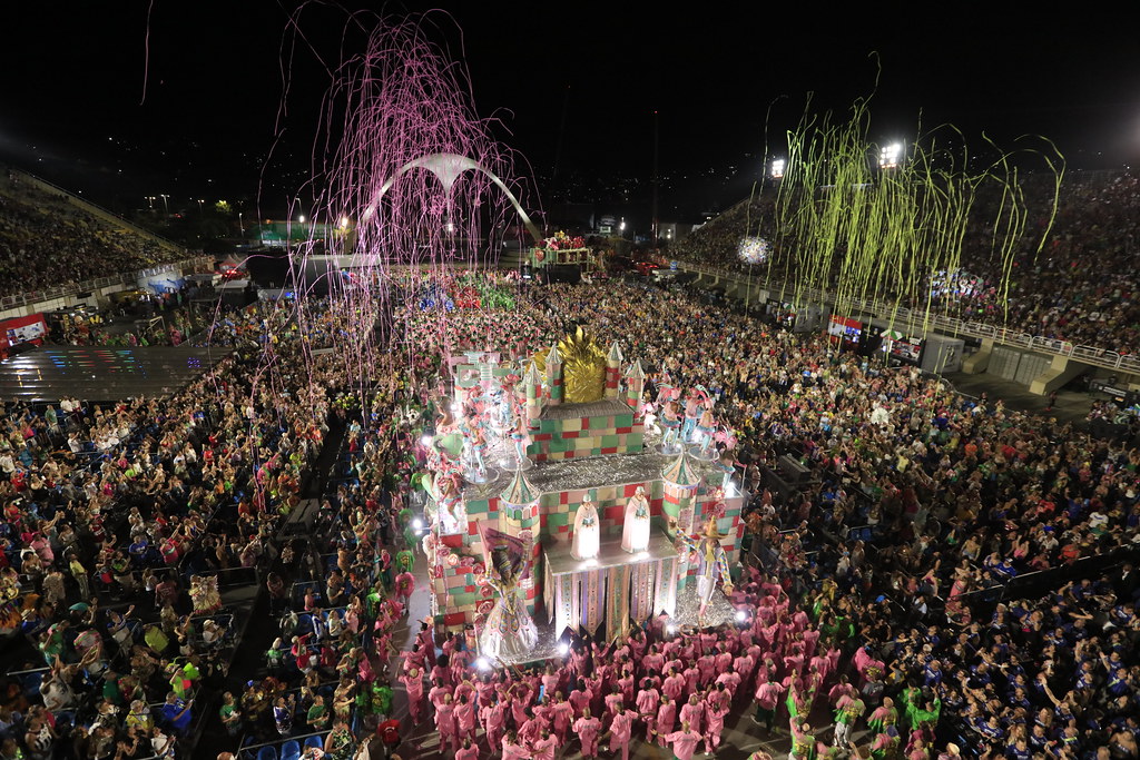 Quatro escolas de samba abrem hoje desfiles do Grupo Especial do Rio; veja ordem