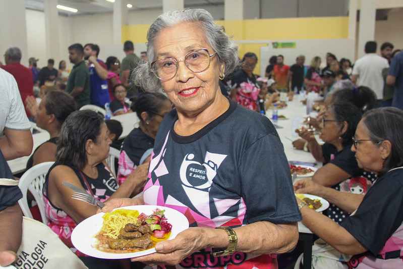 Com refeição a R$ 1, ‘Prato do Povo’ é inaugurado no Armando Mendes