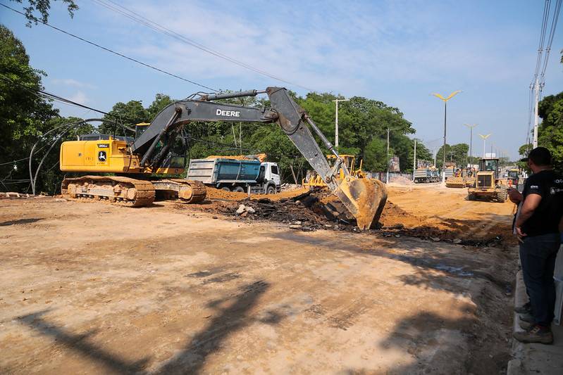 Trânsito na Av. Mário Ypiranga será liberado na tarde desta segunda-feira