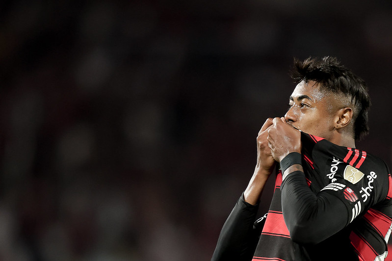Inter sofre com Bruno Henrique e Flamengo sai na frente na Libertadores