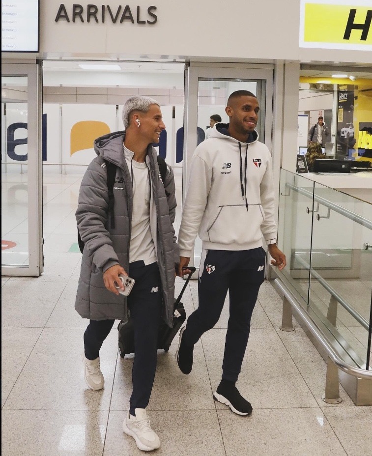 São Paulo chega ao Uruguai para jogo da Libertadores contra o Nacional