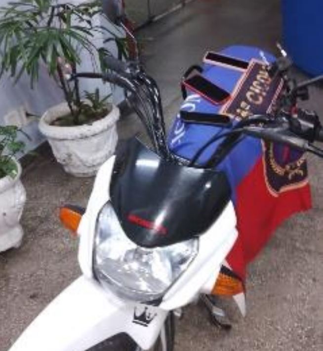 Homem é preso com moto sem placa e celulares roubados em Manaus