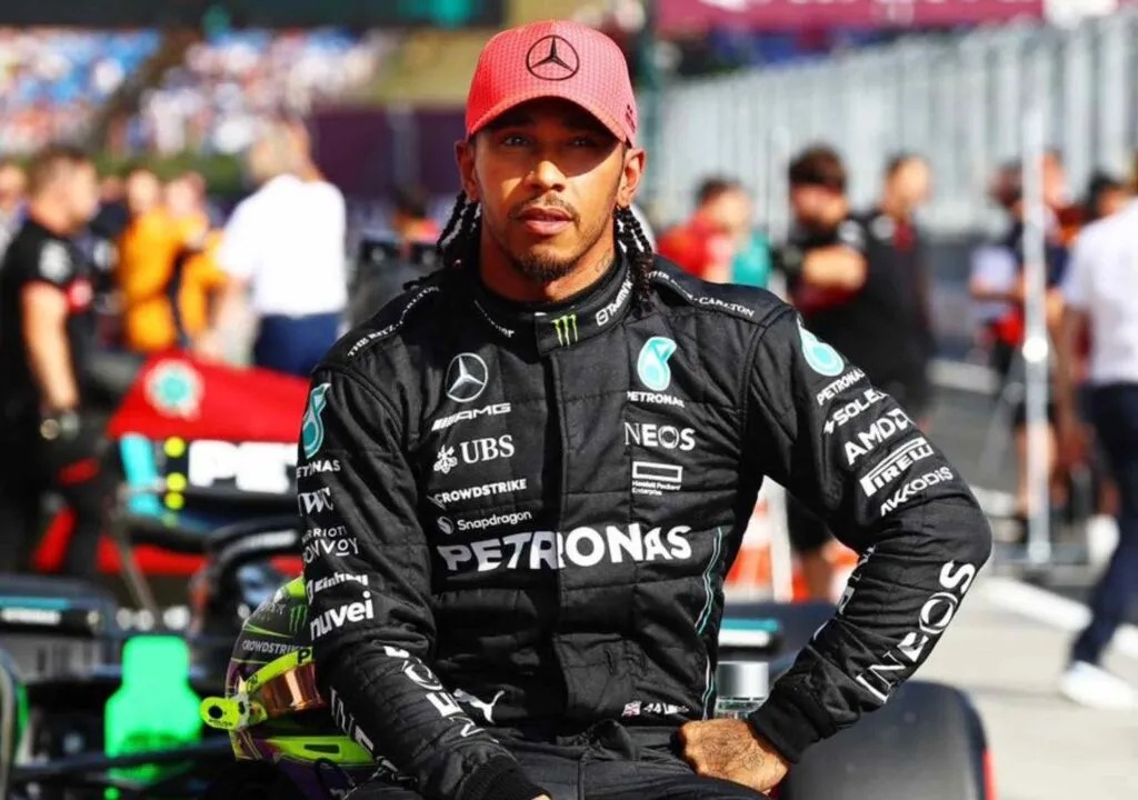 Lewis Hamilton lidera dobradinha da Mercedes no 1º dia de treinos da F1 em 2024