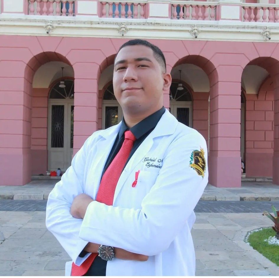 Manifestação pede justiça por morte de enfermeiro arrastado por micro-ônibus em Manaus