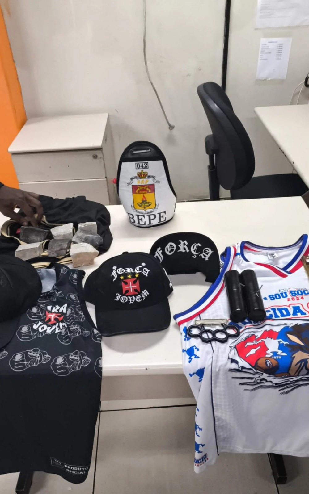 Torcedores organizados do Vasco são detidos pela PM por tentar atacar rivais