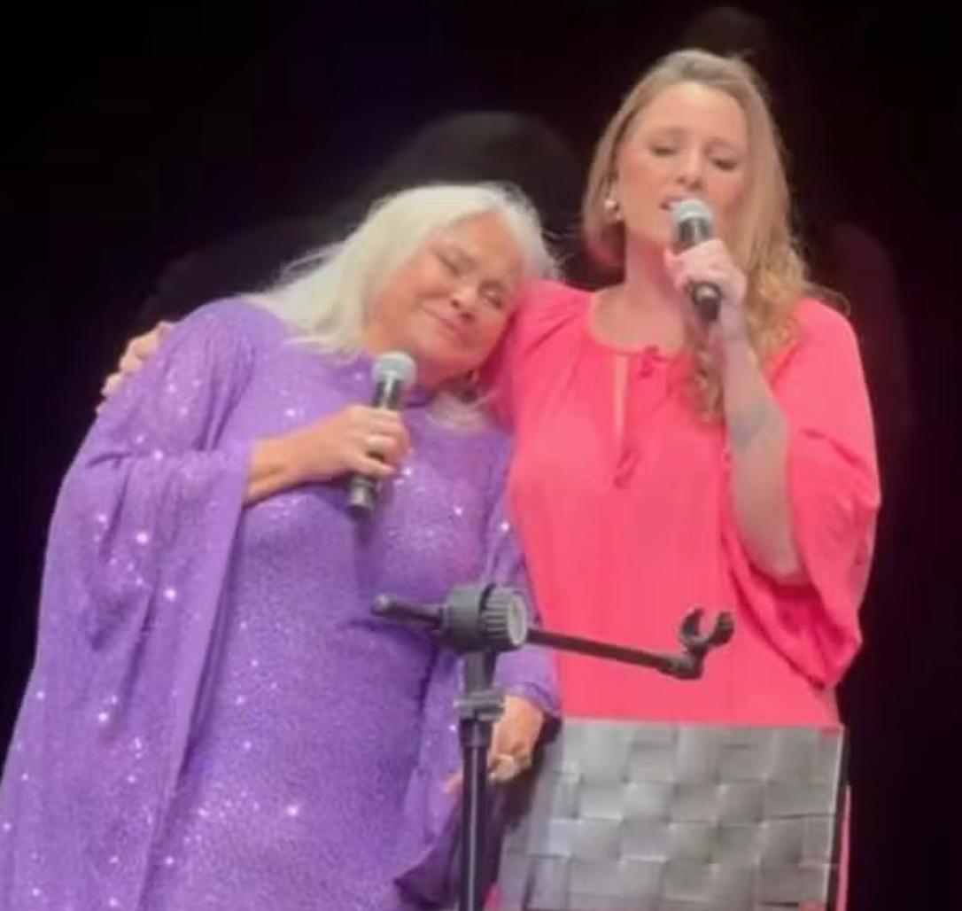 Fafá de Belém manda indireta para Anitta e Madonna: 'Ficar de quatro não é feminismo’