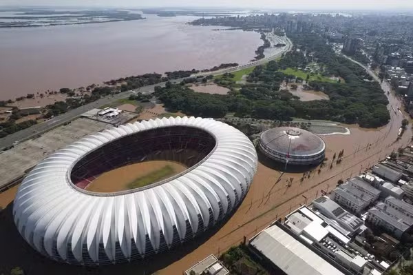 Enchente em Porto Alegre devasta Arena do Grêmio e o estádio Beira-Rio