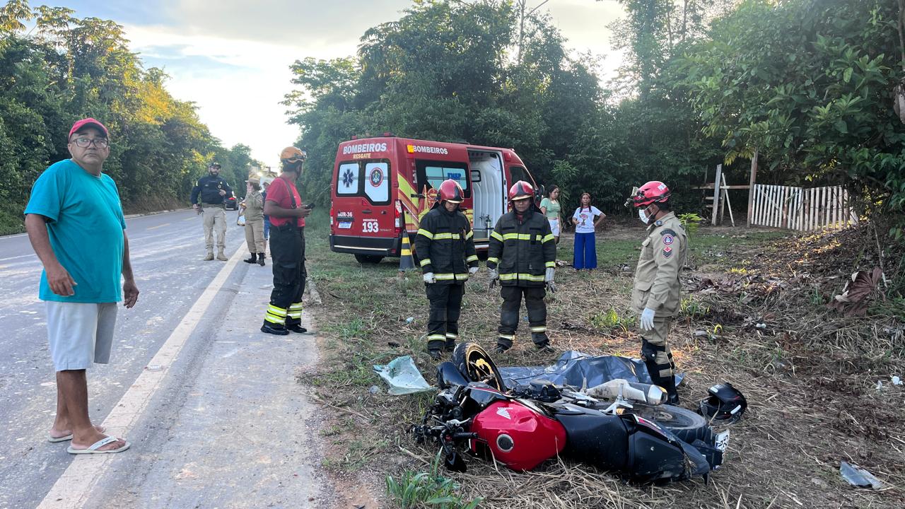 Motociclista morre ao colidir com carro na BR-174 em Presidente Figueiredo