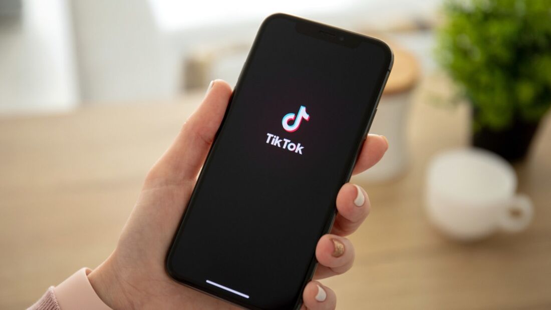 Justiça confirma justa causa de trabalhadora que publicou vídeos no TikTok simulando sexo