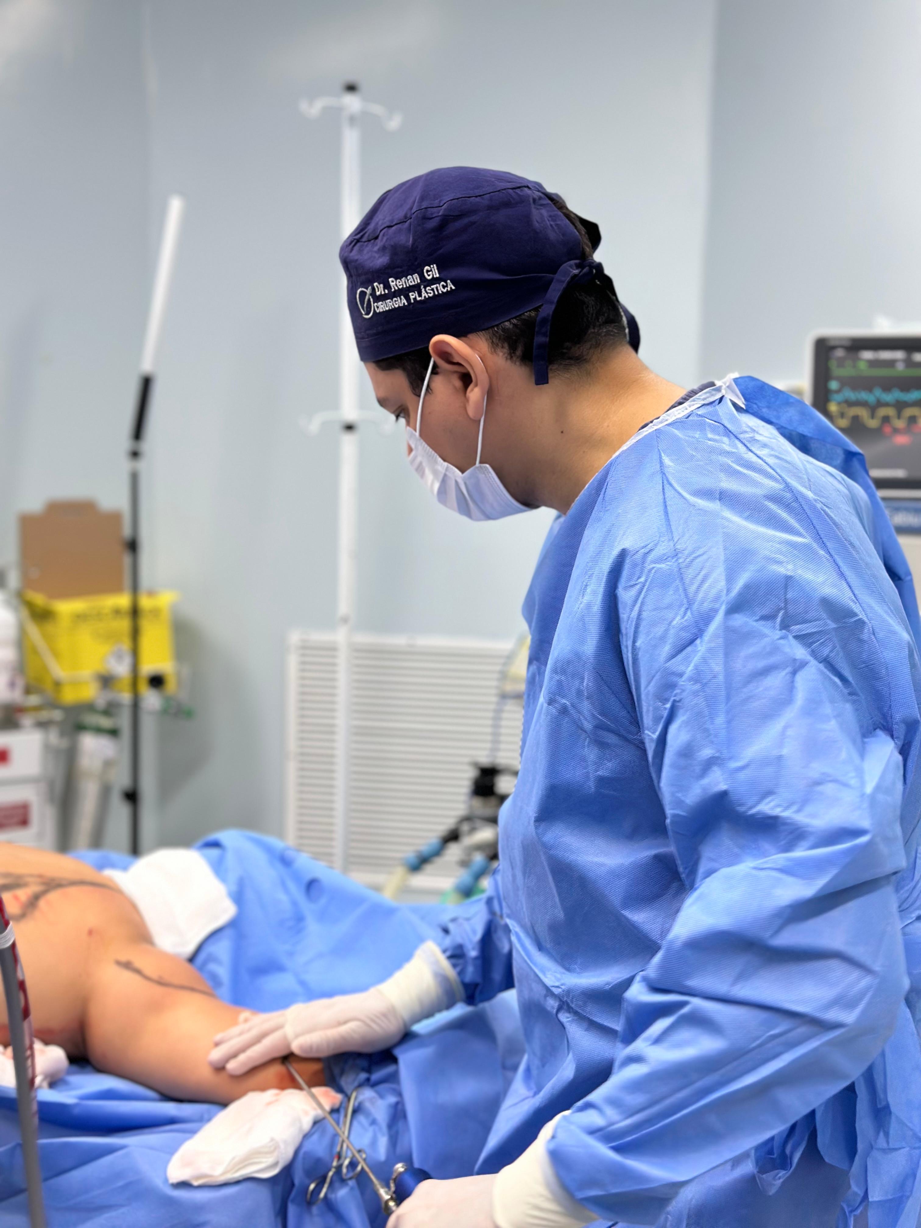 Lipoaspiração é a cirurgia plástica mais realizada no Brasil; entenda tudo sobre