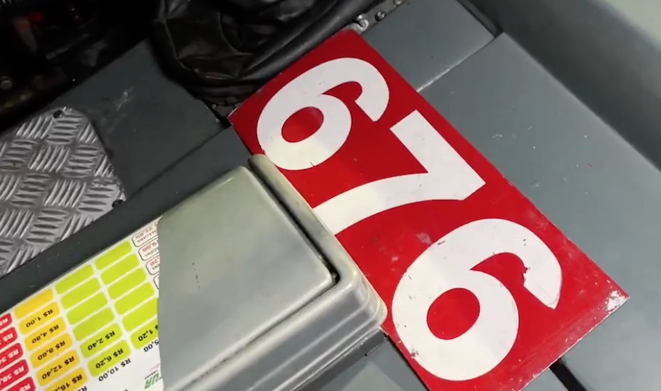 Bandido toca o terror durante assalto a ônibus da linha 676 em Manaus