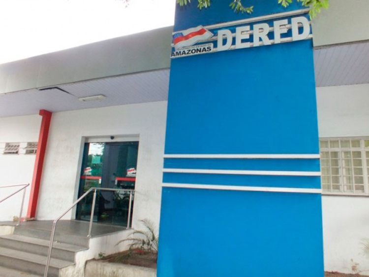 Homem é preso por vender objetos de federação esportiva em Manaus