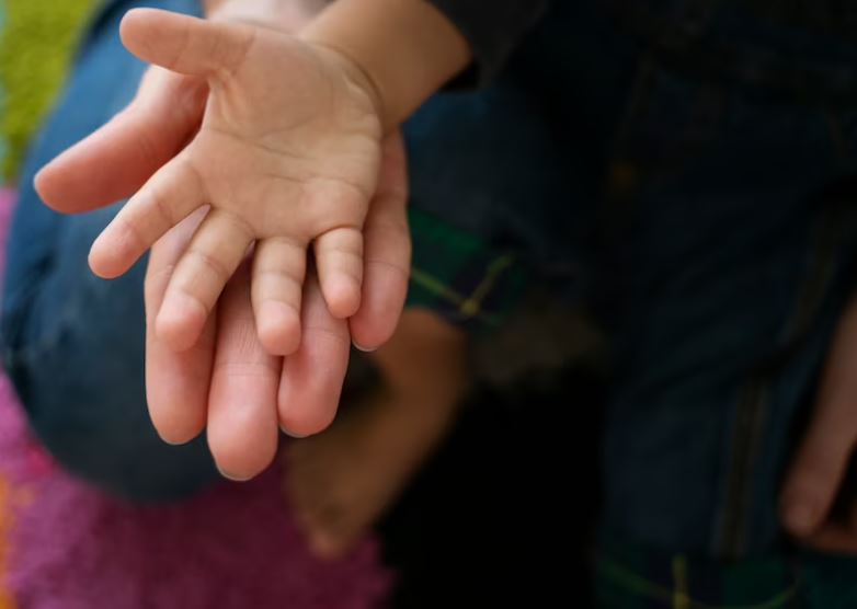 Justiça obriga Bradesco Saúde a pagar por tratamento de criança autista em Manaus