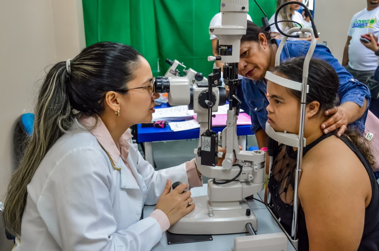 Governador lança mutirão de mais de 12 mil consultas oftalmológicas no Amazonas