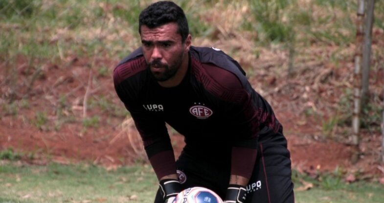 Nacional FC anuncia goleiro Tom, ex-Araguaia-MT e São Caetano-SP, para 2024