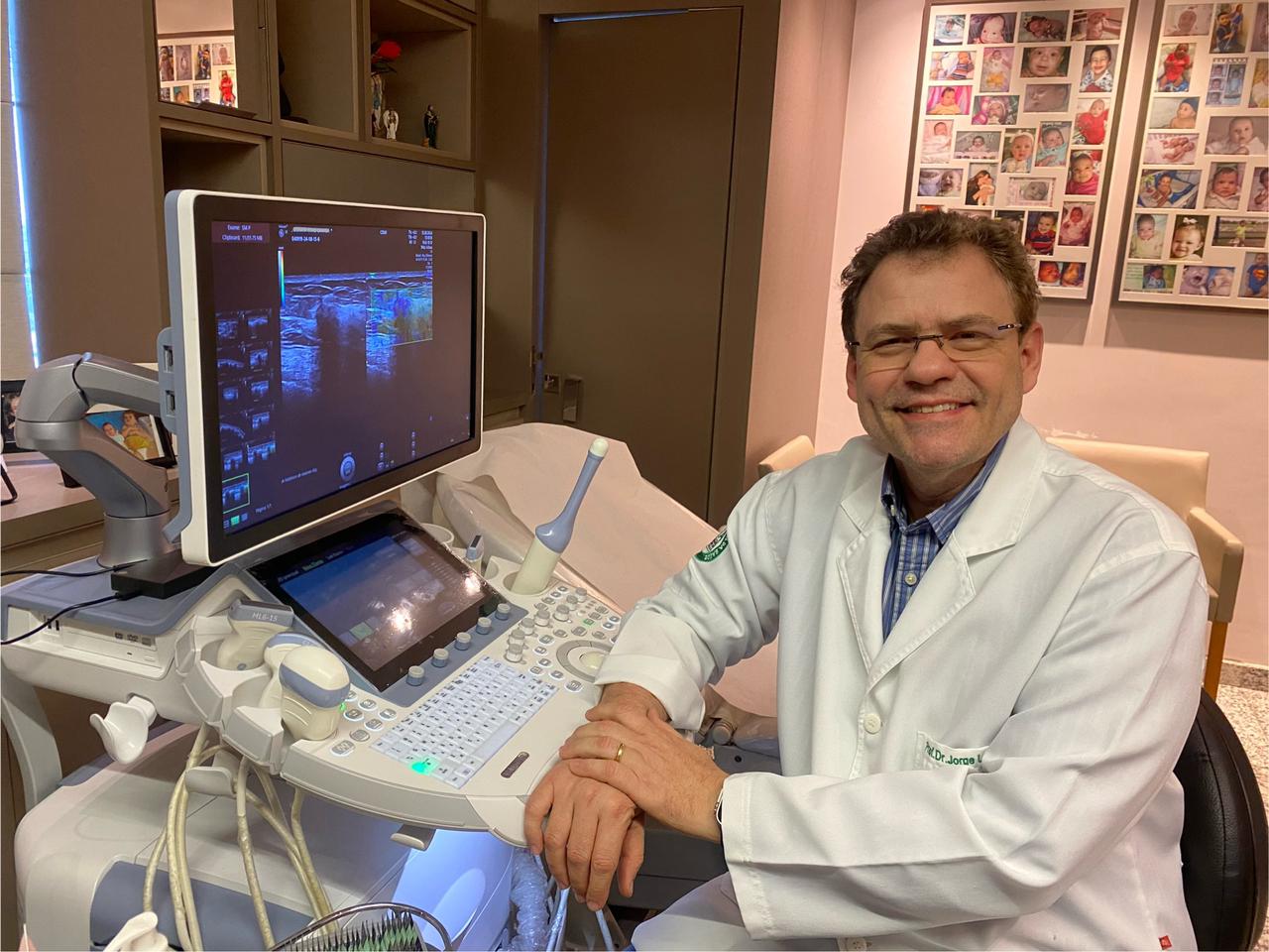 Especialista fala sobre ultrassonografia das mamas, após casos do câncer entre jovens