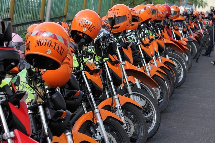 Mototaxistas capacitados pelo Detran ganharão linha de crédito no Amazonas
