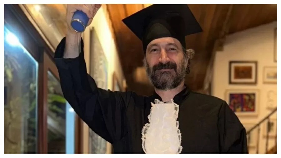 Caco Ciocler se forma em Biologia aos 53 anos