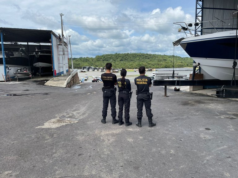 Iate de luxo avaliado em mais de R$ 3 milhões é apreendido pela PF em Manaus