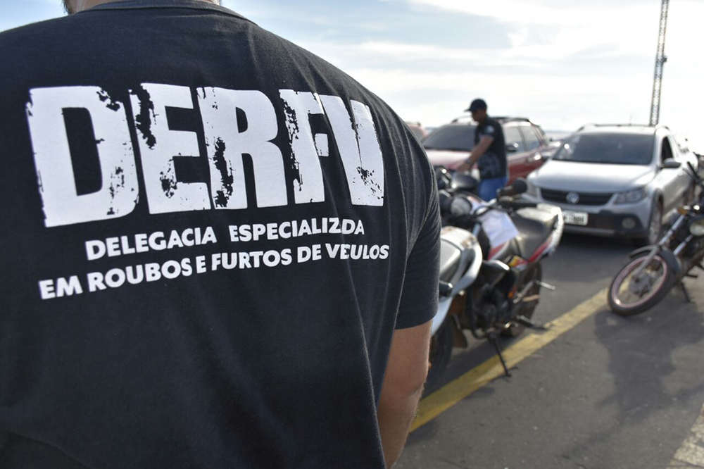 Dupla é presa por esquema de estelionato com compra e venda de carro em Manaus