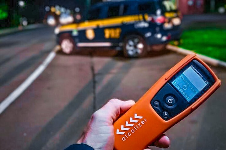 Motorista é preso após ser flagrado dirigindo embriagado na BR-319 em Manaus