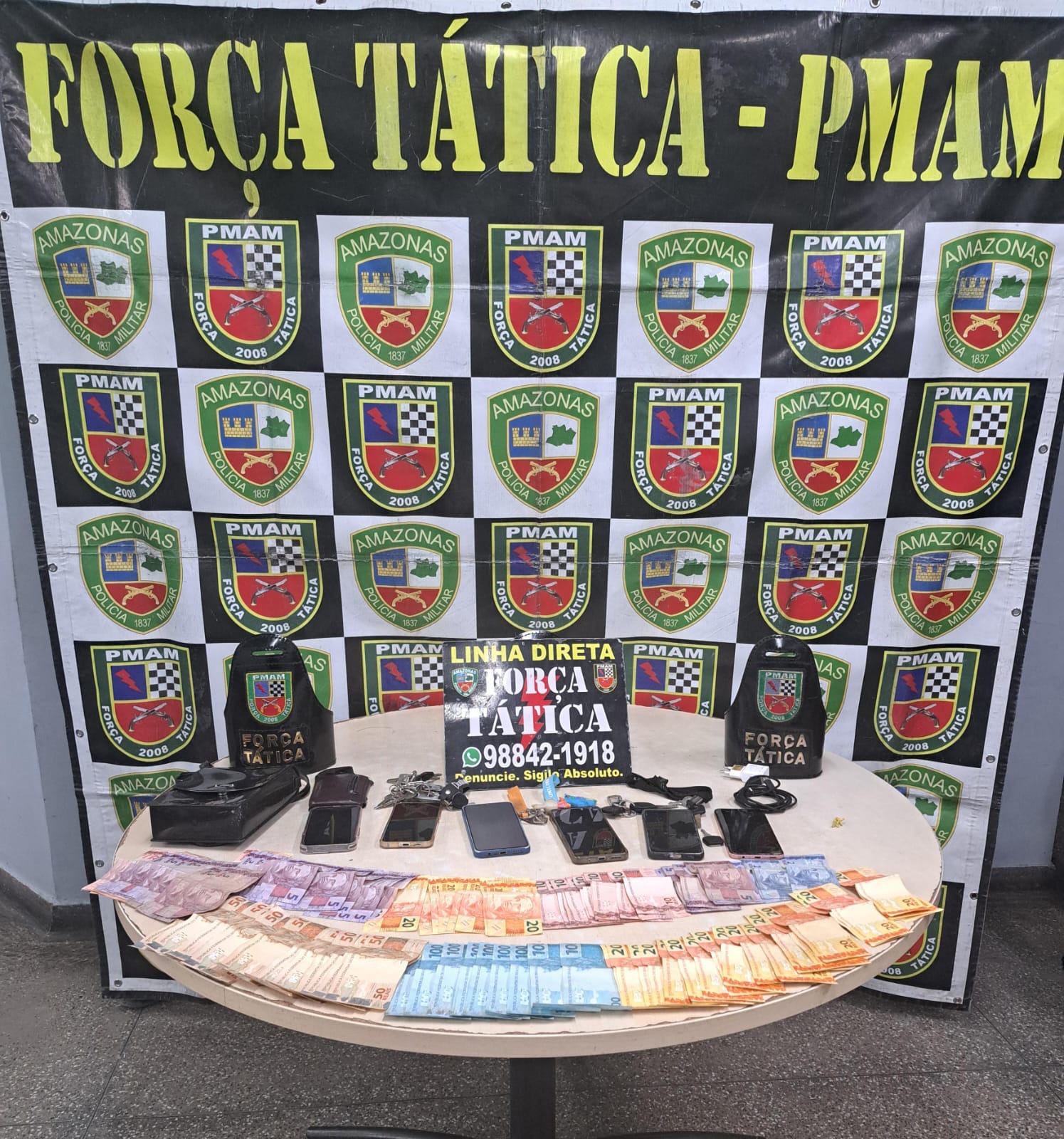 PM estoura cativeiro e prende suspeitos de sequestro em supermercado de Manaus