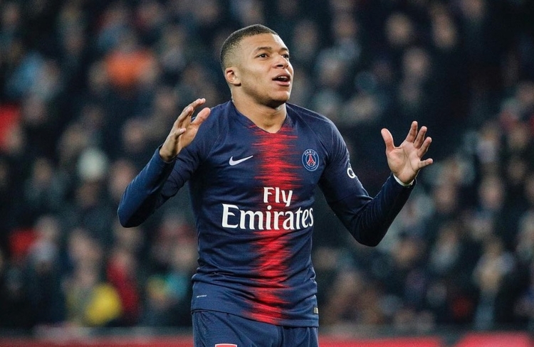 Mbappé já assinou contrato com o Real Madrid, diz jornal