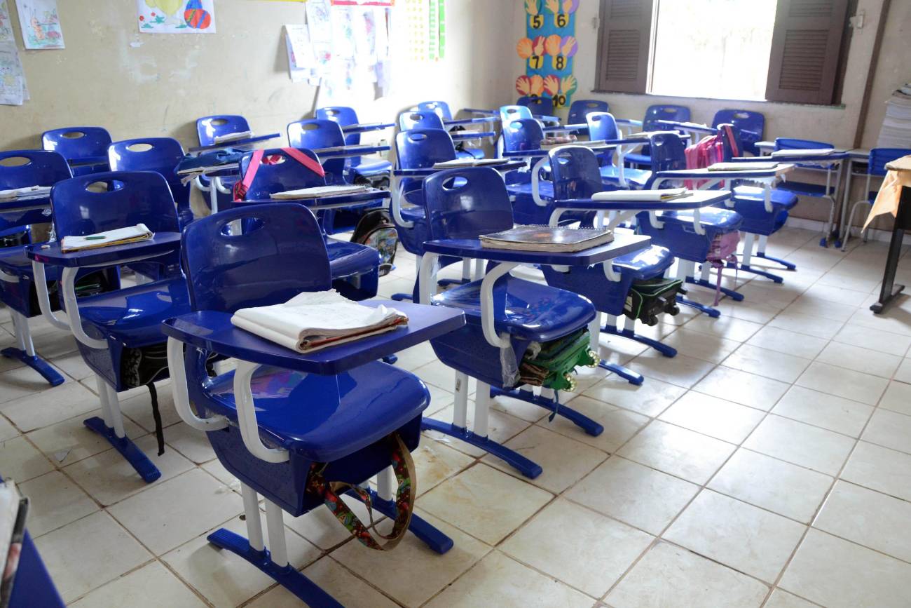 Professor é suspeito de tentar estuprar adolescente dentro de escola no Amazonas